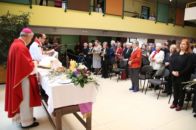 Biskup Mrzljak uoči Cvjetnice predvodio svetu misu u Domu za starije i nemoćne u Varaždinu